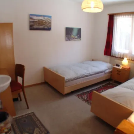 לינה וארוחת בוקר B&B St Moritz 3*